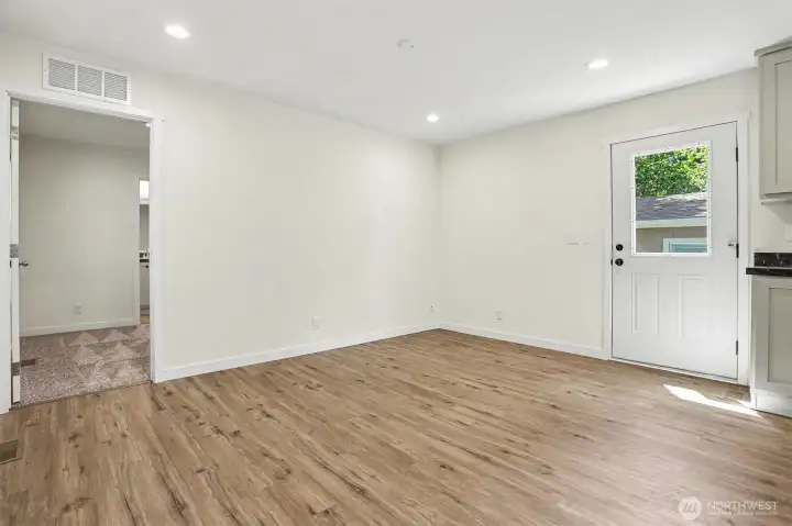 Living space without virtual staging Living space without virtual staging