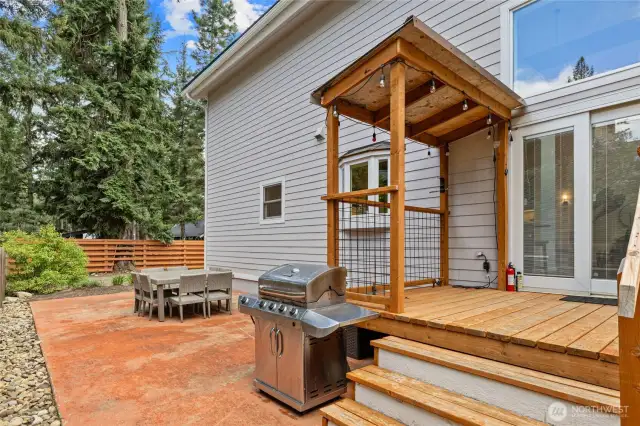 BBQ deck with spacious al fresca dining area