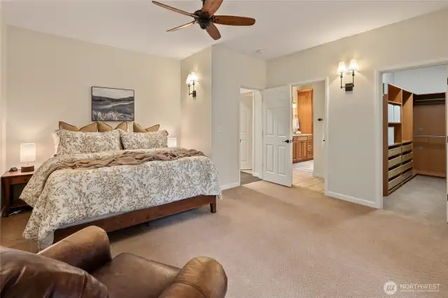 Main floor primary bedroom en suite
