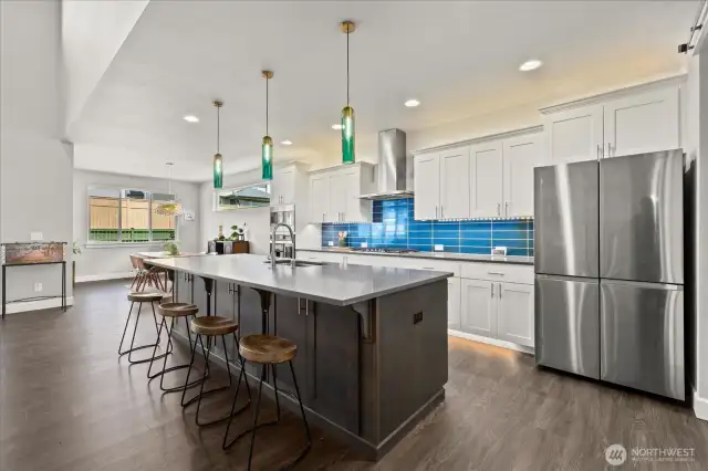 Massive quartz island, perfect for entertaining.