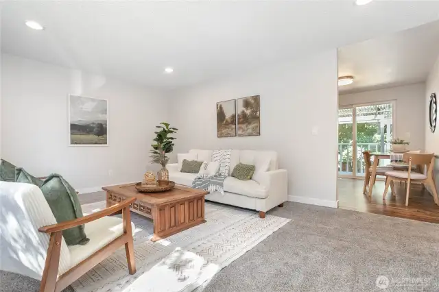 Kitchen/dining semi-open to living room