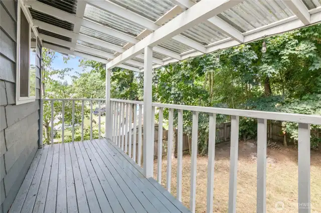 Nice covered deck off back of home
