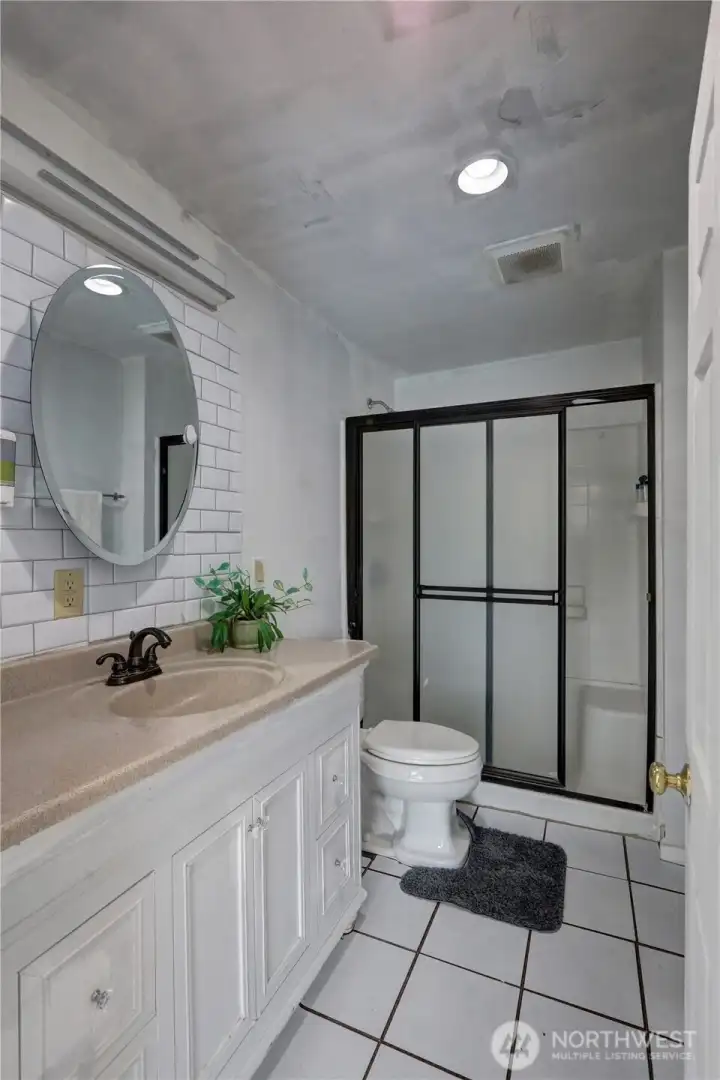 Main bathroom