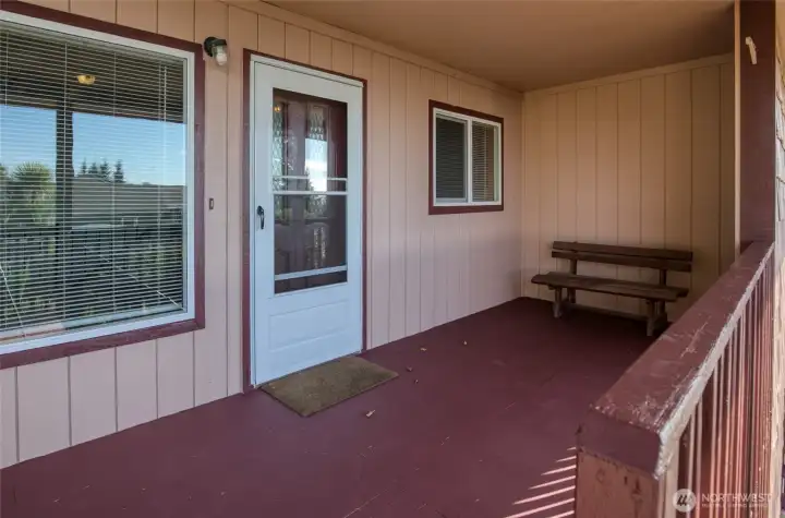 1416 Upper Landing and Main Entry