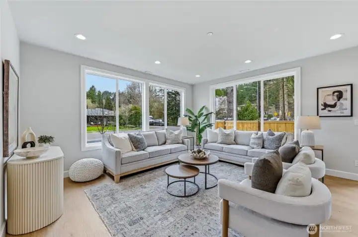 Plenty of room to decorate & entertain