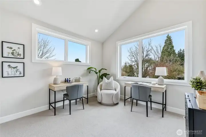 Auxilary bedroom doubles as den/office