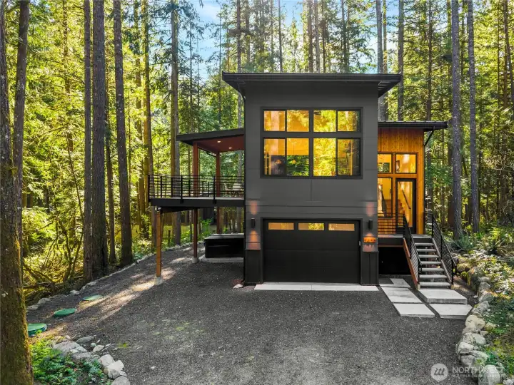 Almost new home on 1/4 acre