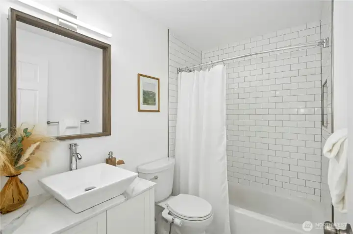 Upper Hall Bathroom