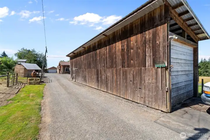 Pull through horse trailer garage. Pull through horse trailer garage.