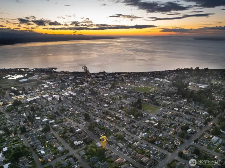 Yes, the sunsets are unforgettable here in The Bowl, and from the decks and most rooms in this wonderful home!