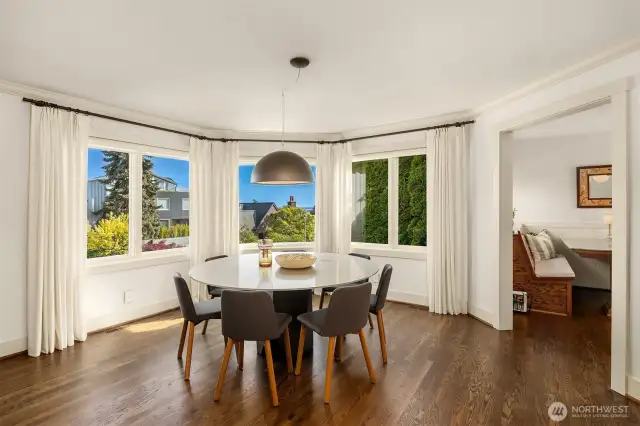 The dining room must be experienced in person to fully appreciate the scale, as well as the views.