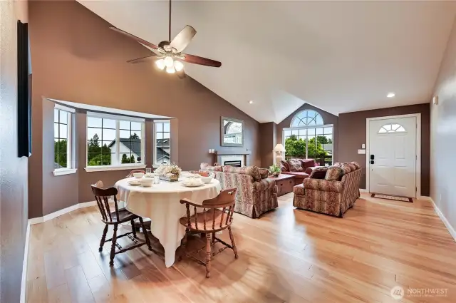 Beautiful vaulted ceilings make this room so light and bright~