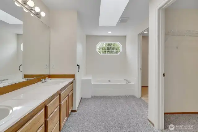 5 Piece Primary bath with soaking tub