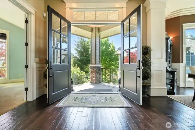 Amazing entry into this gorgeous estate!