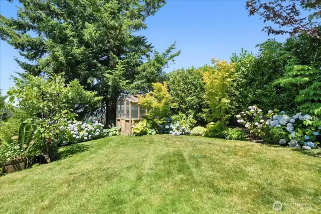 Beautifully landscaped backyard!
