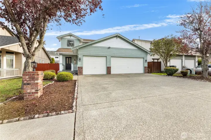 Oversized driveway with a 3-car garage!