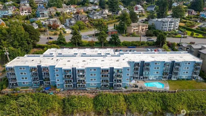 Welcome to 444 S. State Street Unit #417.  This updated 1 bedroom 1 bath unit is located above Boulevard Park on the trail system and minutes from Fairhaven.