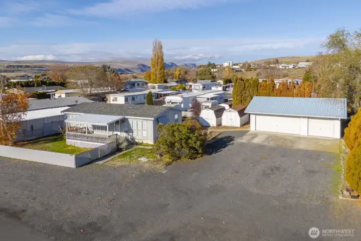 Welcome to #24/25 in the West Haven Condo Community in Soap Lake!