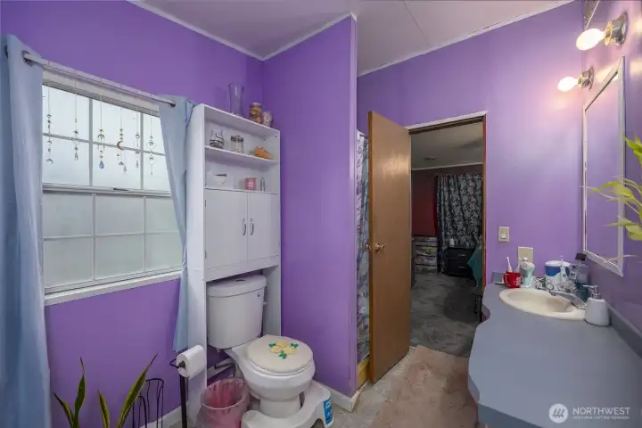 Stand up Shower + large Vanity