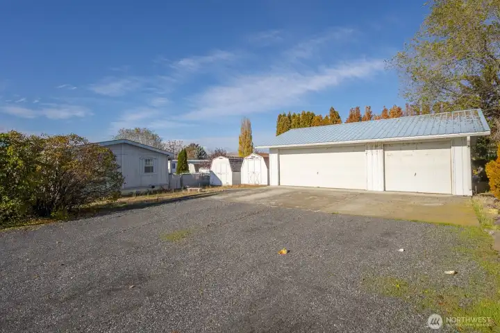 RV, boats, trailers. You have room for any of them.