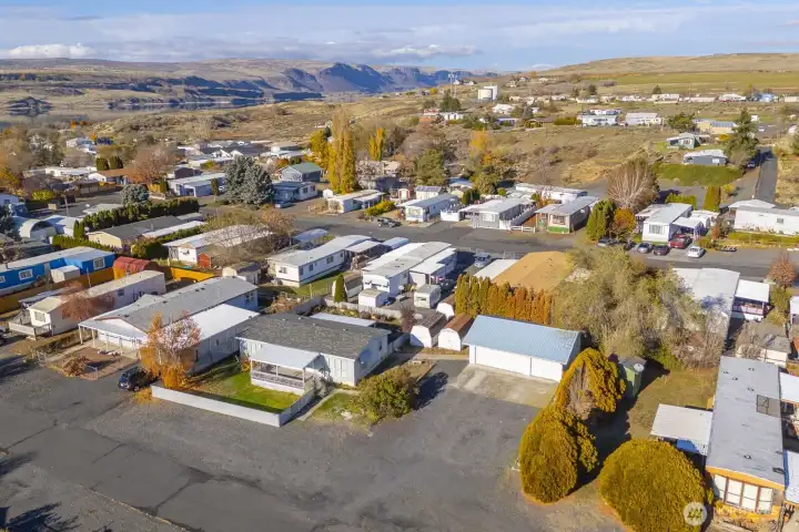 Community with quick access to town or Highway! Schedule a Showing today!!