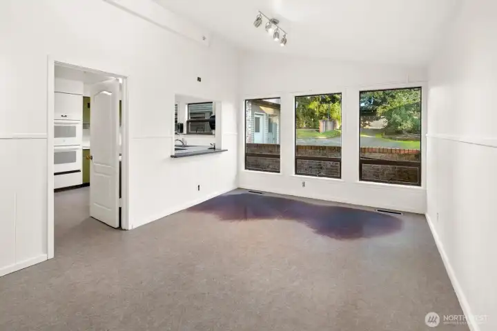 Lots of light in the dining room.