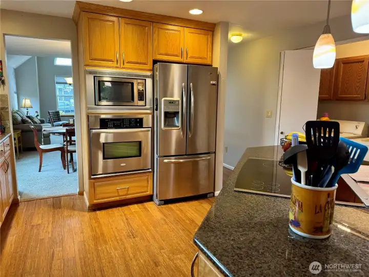 Stainless Steel appliances all stay!