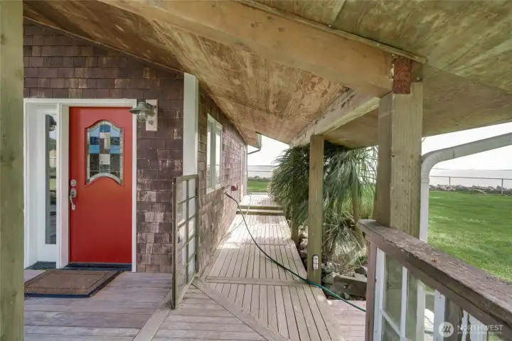 COVERED DECKS & ENTRY