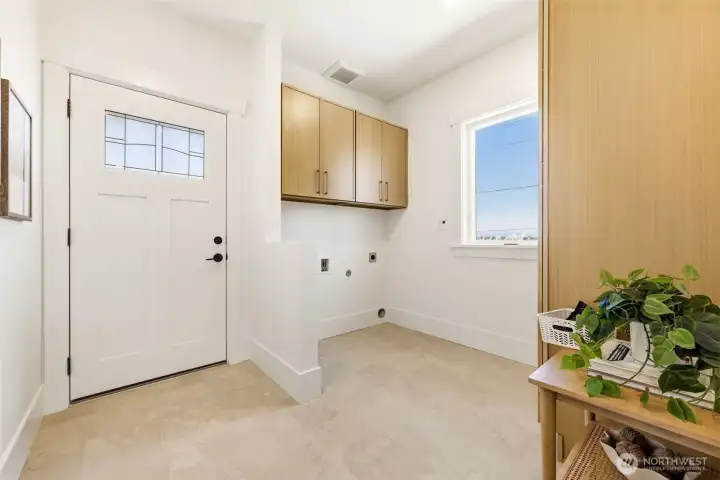 back door mud room / laundry room / pantry