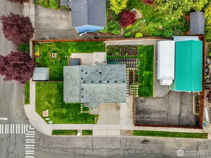 1/2 acre of living space