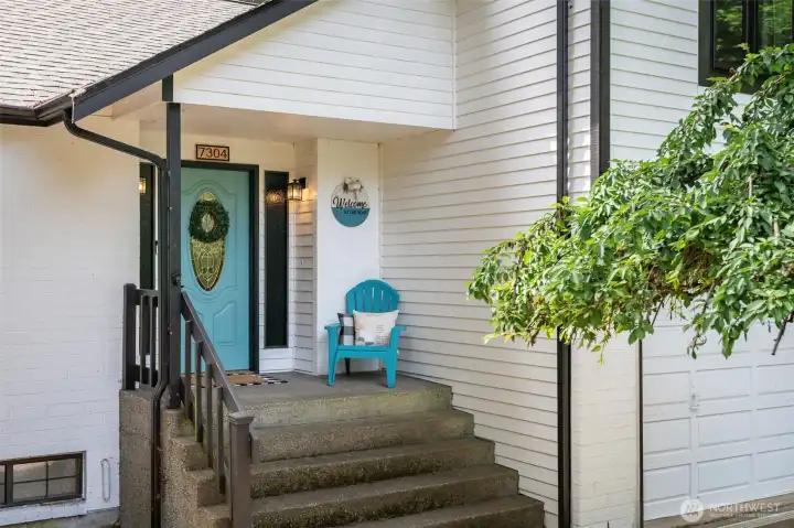 Pop of color for a cheerful greeting.