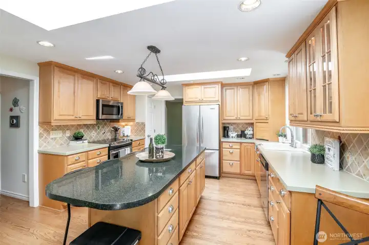 Cabinets feature slide- out shelves!