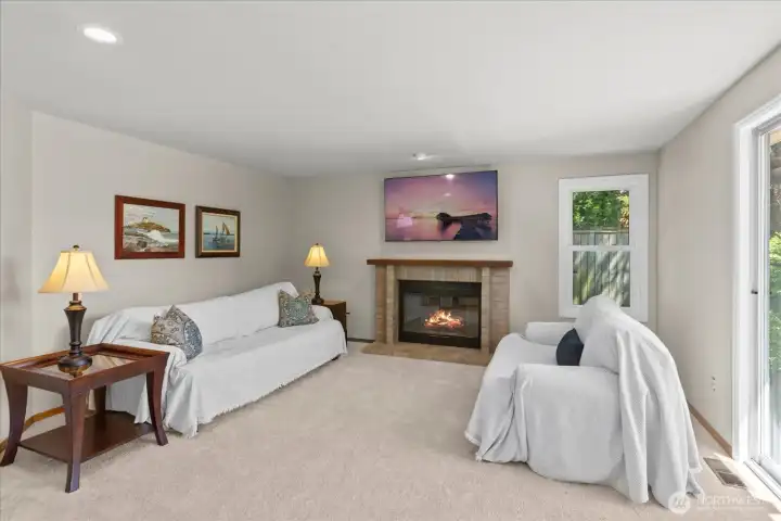 spacious family room with 2nd gas frp