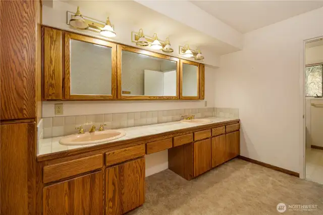 2nd Bathrooom