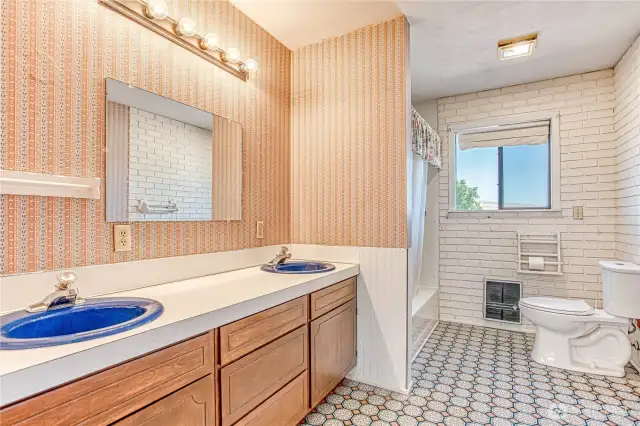 2nd Floor Bath