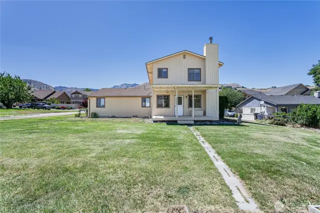 Large yard on flat lot