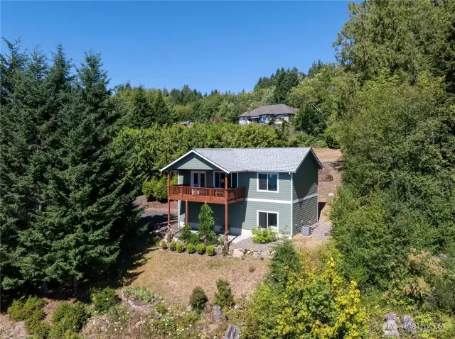 Beautiful nearly new craftsman style home with amazing Hood Canal Views