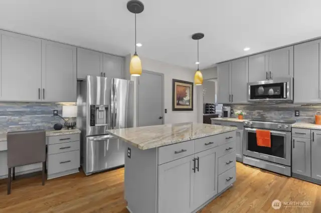 It even features a convenient built-in desk—perfect for homework, planning, or your favorite cup of coffee with a to-do list.