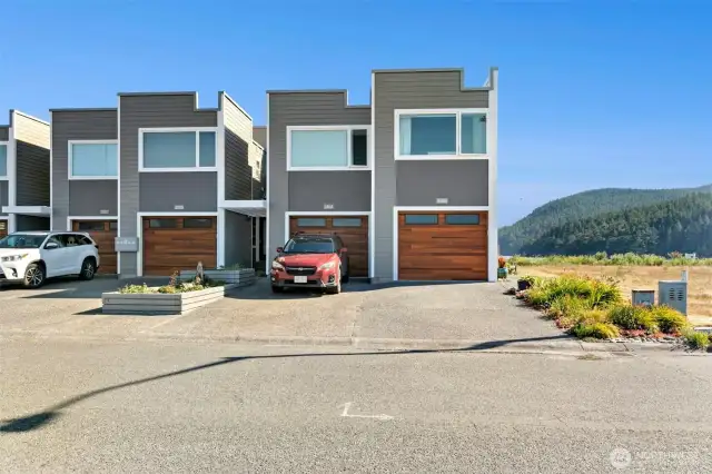 Fidalgo Shores l, the first complex on Skyline Way.