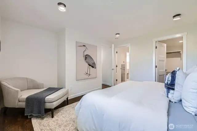 Kick off your shoes and relax in this simple, yet oh so wonderful nook.
