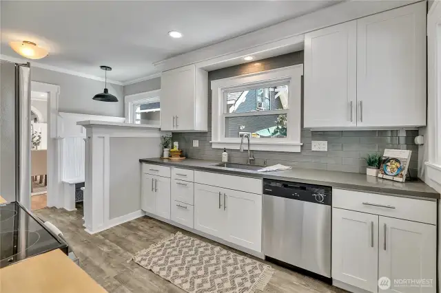 upstairs kitchen with new appliances