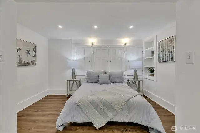 downstairs 5th bedroom could be the primary
