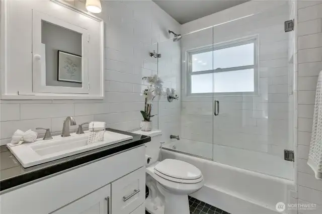 Middle floor bathroom
