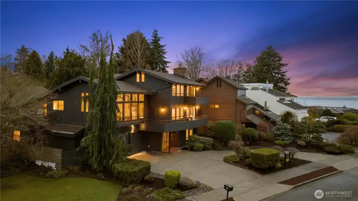 Comes with installed security system, for you peace of mind.