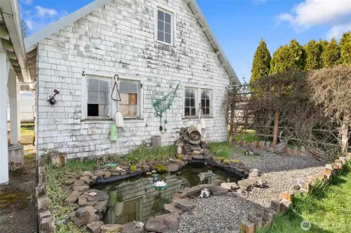 South garage with honeysuckle and Koin Pond