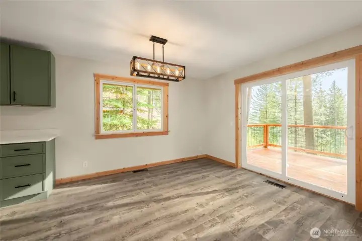 Dining Area - Deck Access