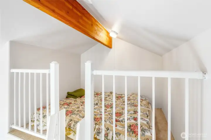 Loft space for extra guests!
