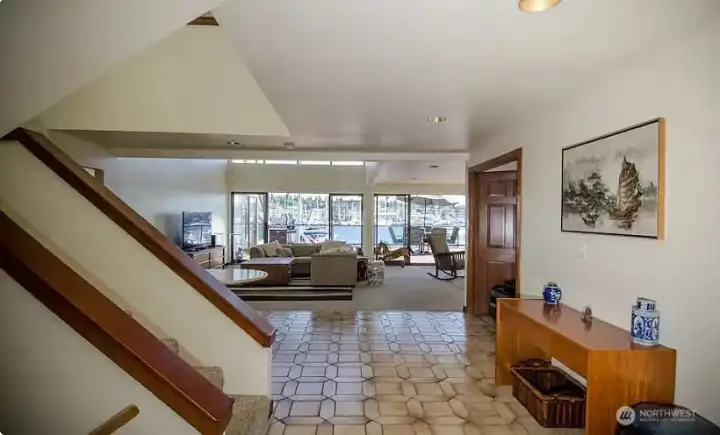 Entrance Main Floor