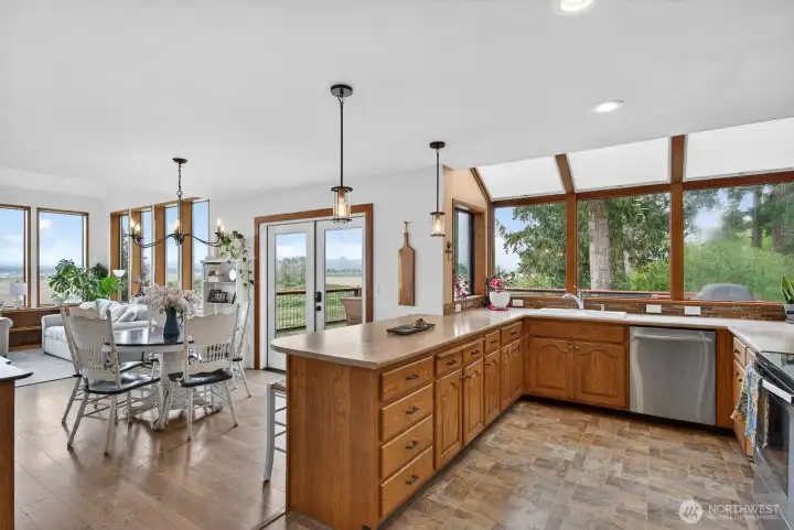 Windows throughout highlight the views...