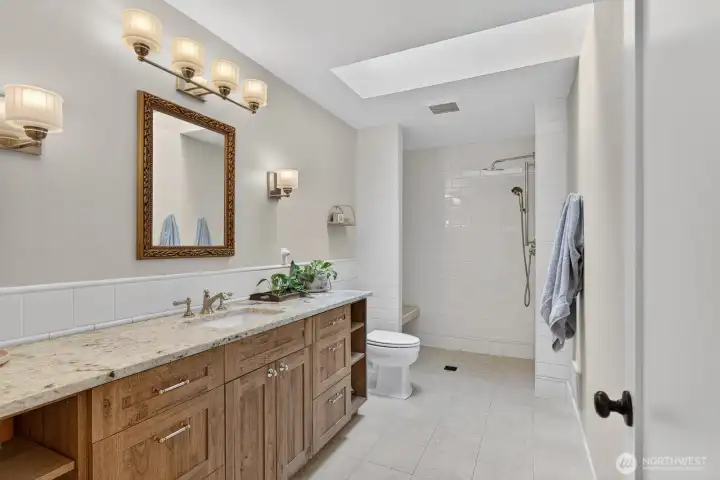 Primary ensuite...